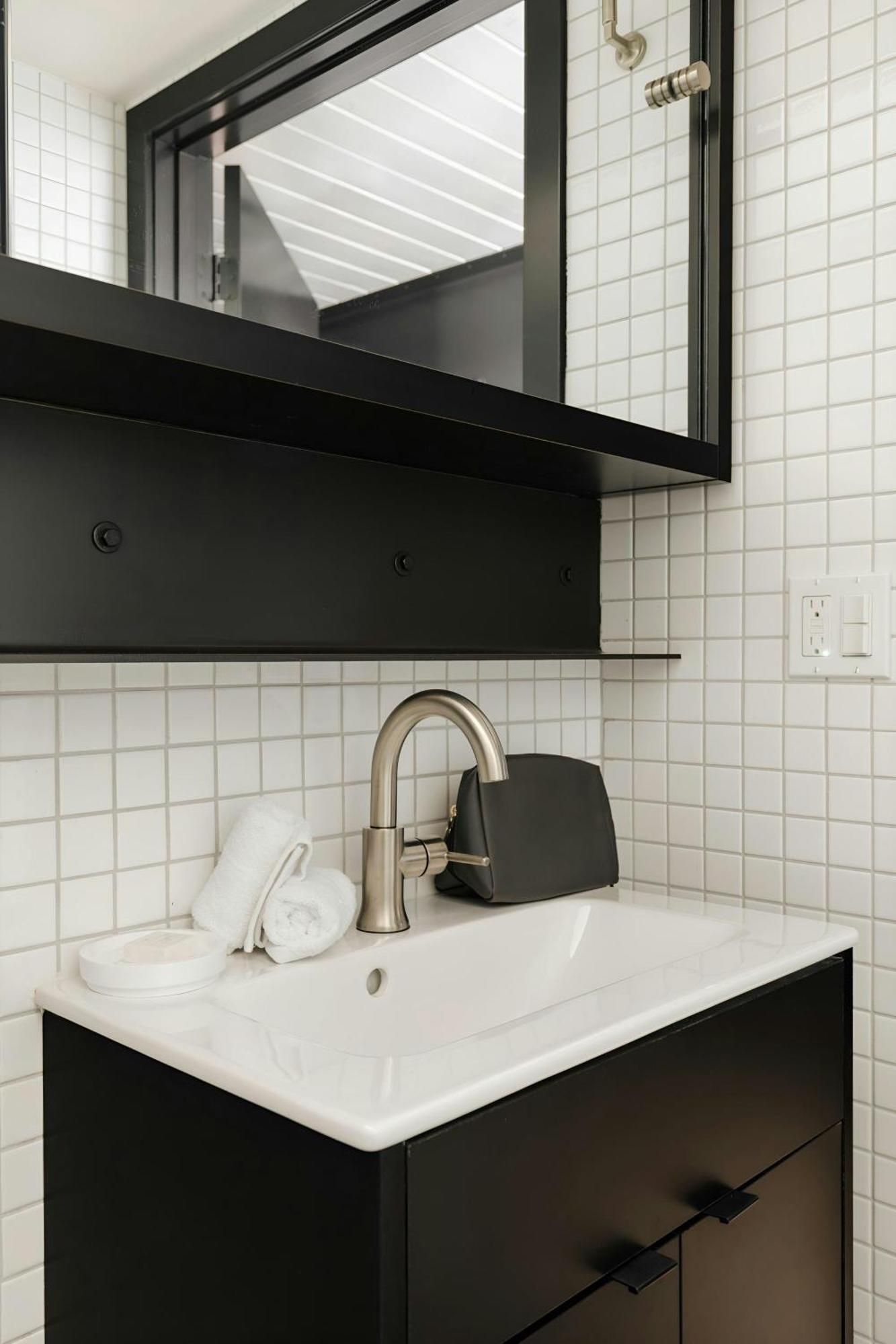 Sonder By Marriott Bonvoy Railspur Apartments Pioneer Square Сиатъл Екстериор снимка