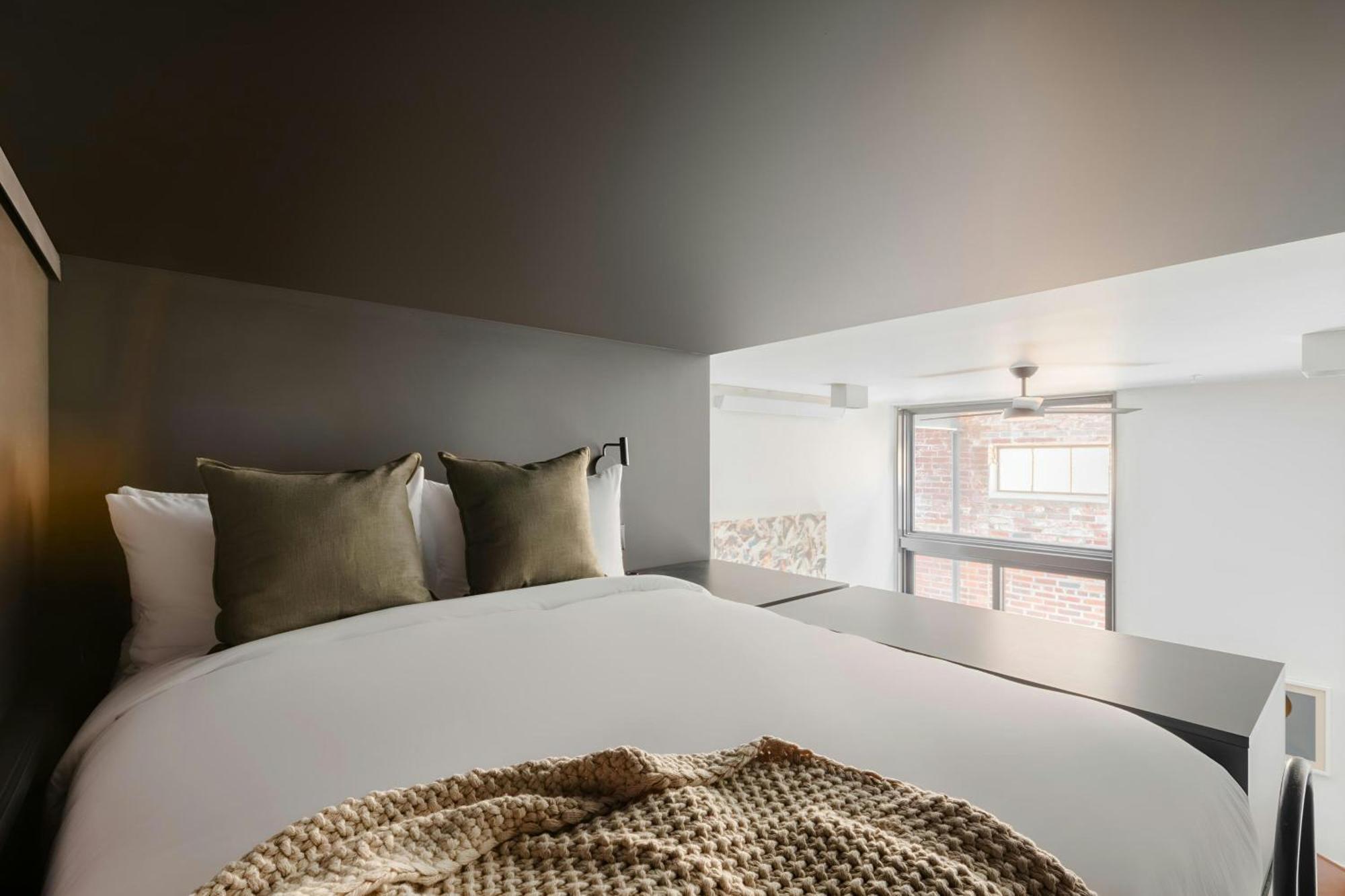 Sonder By Marriott Bonvoy Railspur Apartments Pioneer Square Сиатъл Екстериор снимка